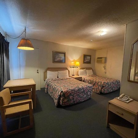 Twin Pine Motel Tipton Esterno foto