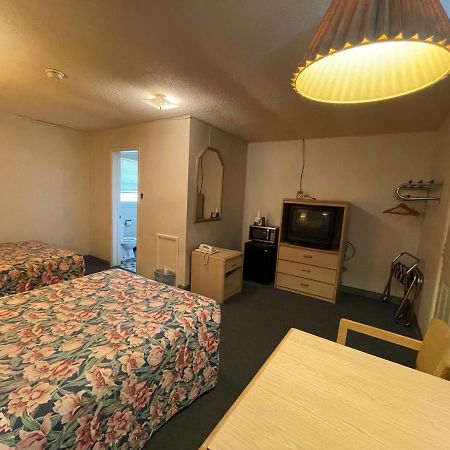 Twin Pine Motel Tipton Esterno foto